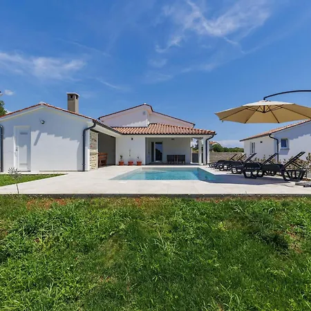 別荘 Holiday Home Villa Paolinna By Interhome プーラ