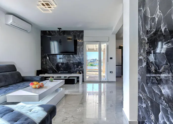 Сasa de vacaciones Damir By Interhome Pula