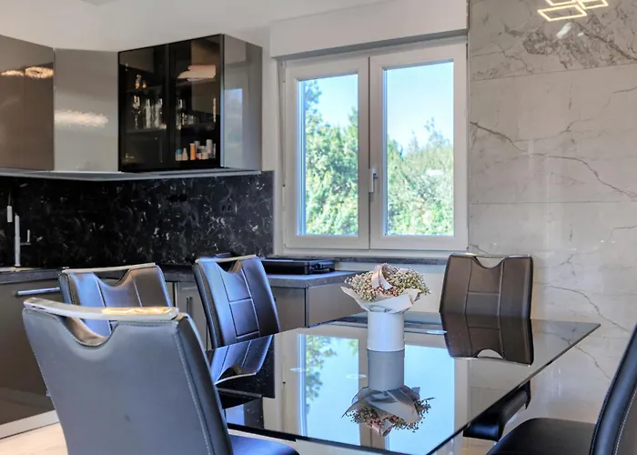 Damir By Interhome * Pula